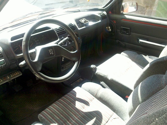 Foto interior coche 01