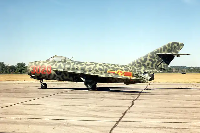 Mikoyan-Gurevich_MiG-17_Fresco