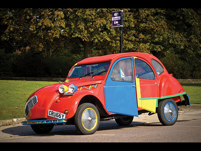 1938-Citroen-2CV6-Picasso-Citroen-by-Andy-Saunders-Front-Angle-1280x960