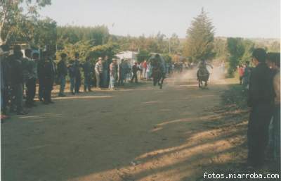 Una actividad tradicional del campo chileno son las carreras a la Chilena, como esta en la localidad