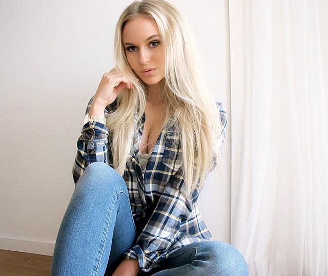 annanystrom_2015-10-28_15-24-16 annanystrom_2015-10-28_15-24-16