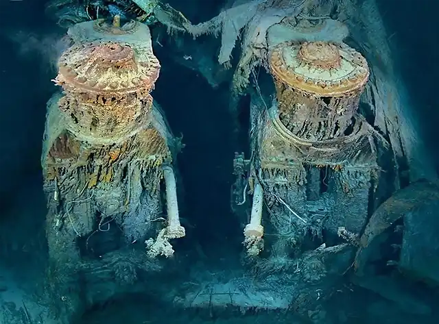 Dos motores del Titanic han quedado al descubierto a trav?s de una brecha de la popa
