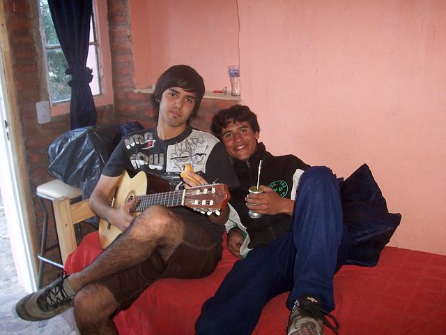 Guitarra y Mate