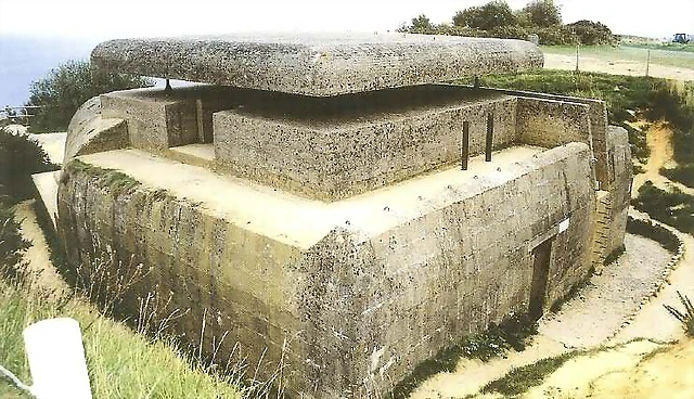 bunker de control de fuego de artillera en Longues-sur-Mer.