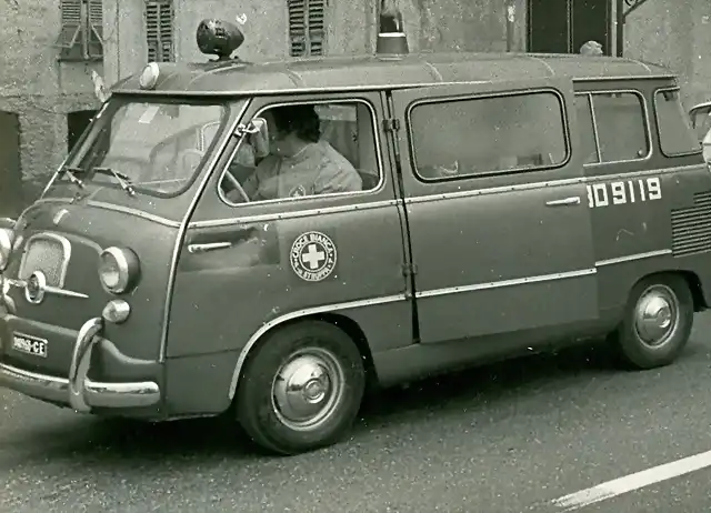 Multipla ambulancia Fiat 600