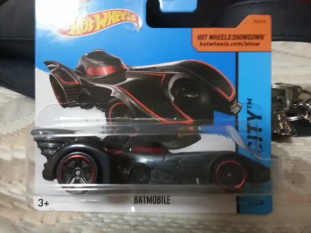 BATMAN - BATMOBILE '89 2