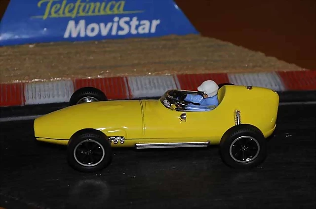 LOTUS 16 AMARILLO CARTRIX LOTUS 16 AMARILLO CARTRIX