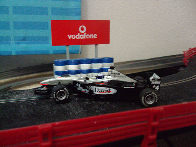 scalextric_F1_11