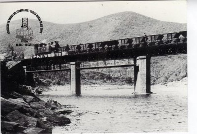 Puente del manzano y tren de mineral