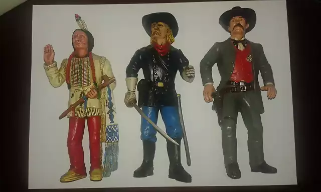 Comansi. Foto 102. Toro Sentado, Custer y Wyett Earp