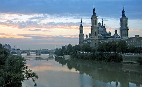 EL PILAR A ORILLAS DEL EBRO EL PILAR A ORILLAS DEL EBRO