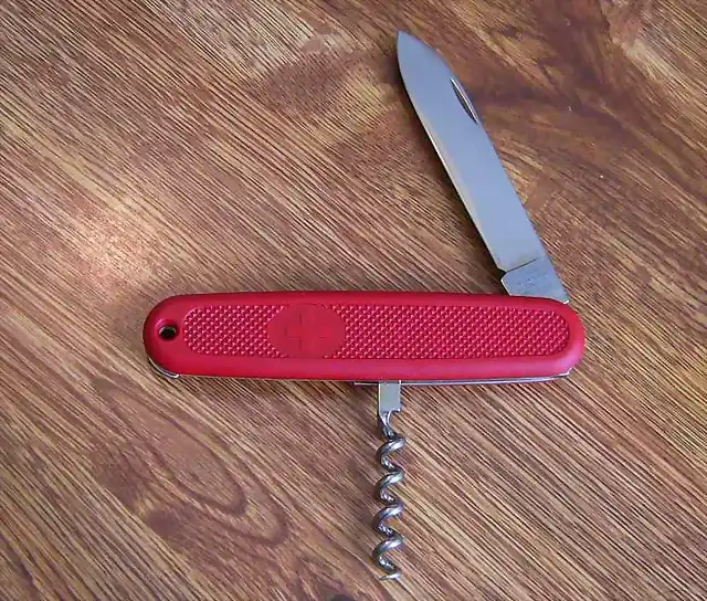 Victorinox%20Solo%20Plus%20(shield)