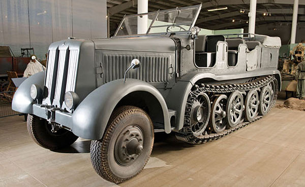 1935-45-Damlier-Benz-DB10-SdKfz-8-12-Ton-Half-Track-Prime-Mover