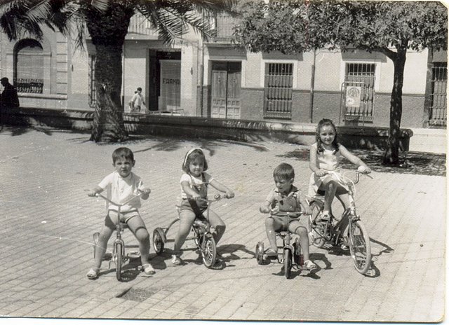 plaza de arriba con nios