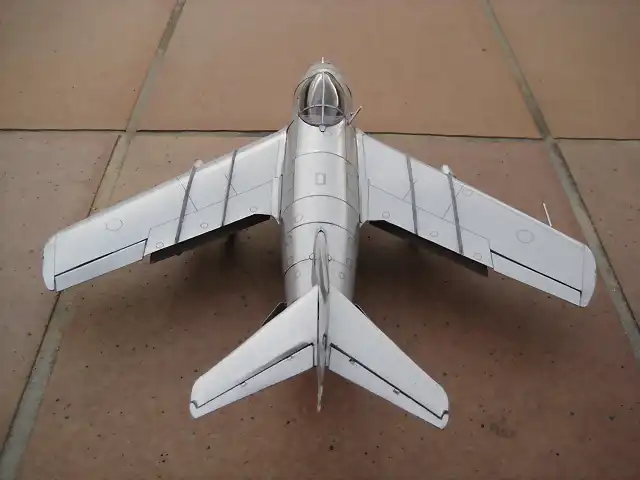 MIG 15 012