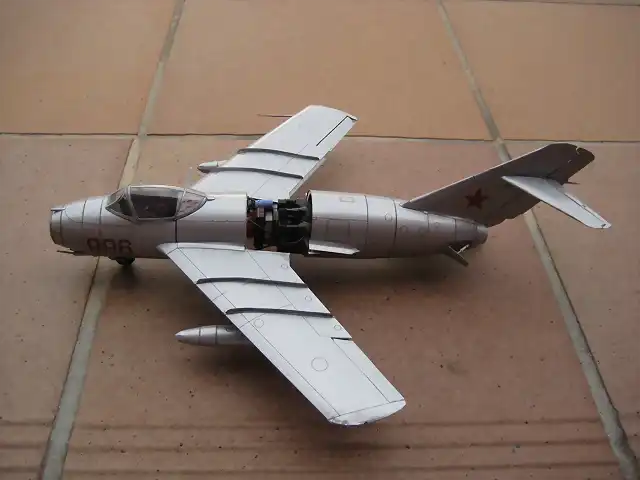 MIG 15 006