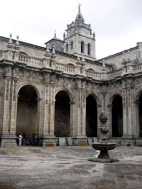 CLAUSTRO LUGO