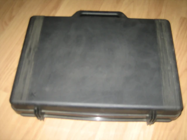 maletin negro sin 2 (1)