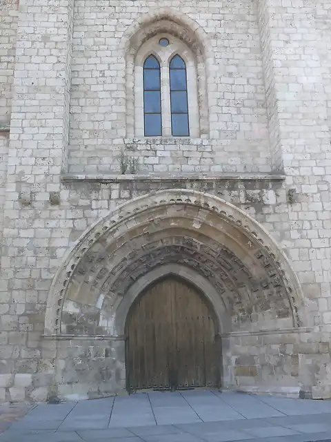 PALENCIA.IGLESIA DE SAN MIGUEL GOTICA.PORTICO DE LA TORRE.DETALLE