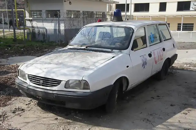 2179-1-dacia-1310-cn4-cl-ambulanta