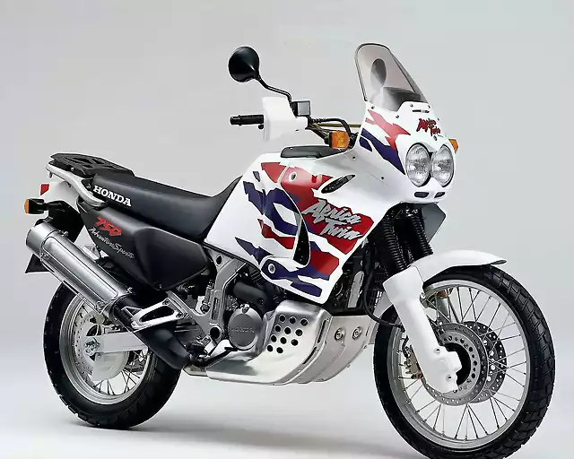 Honda-XRV750-93-2