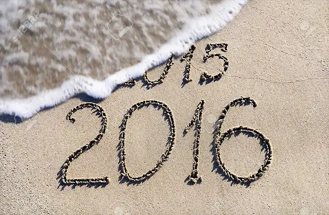 24917288-Feliz-A-o-Nuevo-2016-en-lugar-de-2015-el-concepto-de-la-playa-del-mar-Foto-de-archivo[1]