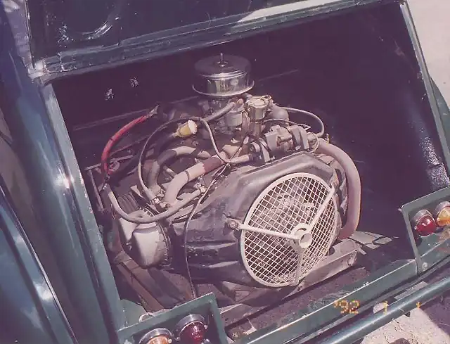 Citroen_2CV_Sahara_rear_engine