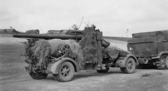 Flak_88_towed_behind_an_halftrack