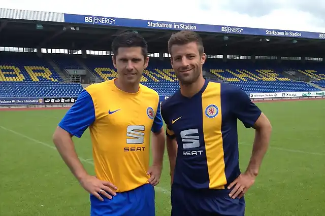 Braunschweig 13-14 Home and Away Kits (2)