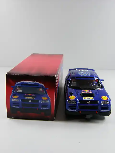 Volkswagen Touareg  Dakar 2004 mas caja