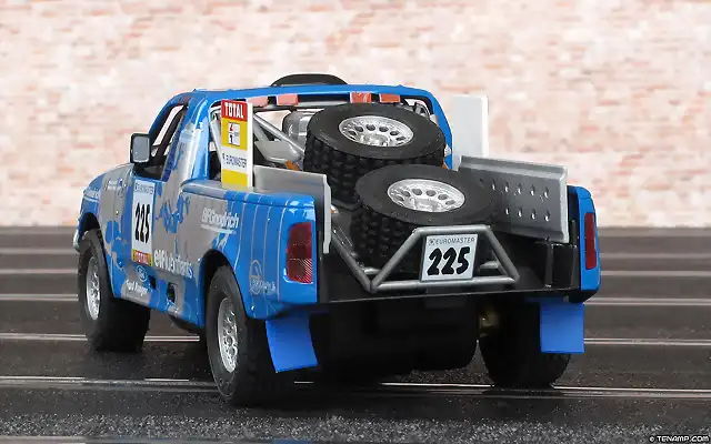 ninco-50329-ford-ranger-protruck-dakar-2001-04