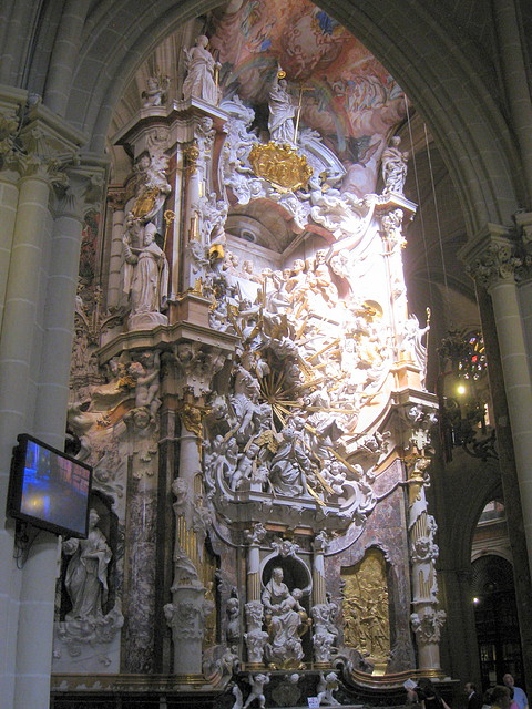 Transparente_of_Toledo_Cathedral_-_full_view_1[1]