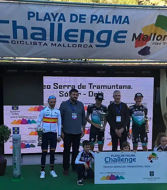 emanuel-buchmann-alejandro-valverde-challenge-mallorca-2020-trofeo2~3