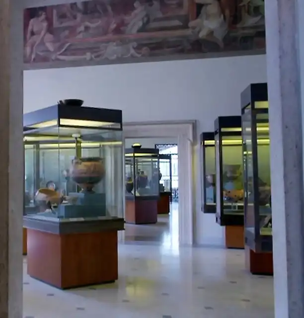 Sala Museo Gregoriano Etrusco 2