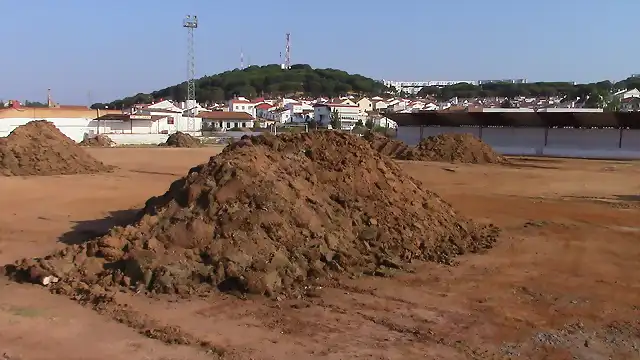 Cesped nuevo para campo de futbol en M. de Riotinto--Fot.J.Ch.Q.-17.06.2014.jpg (8)