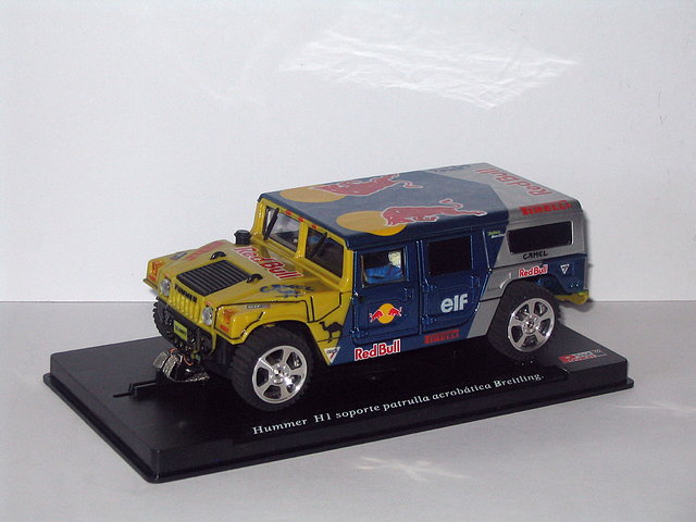 HUMMER H1 RED-BULL