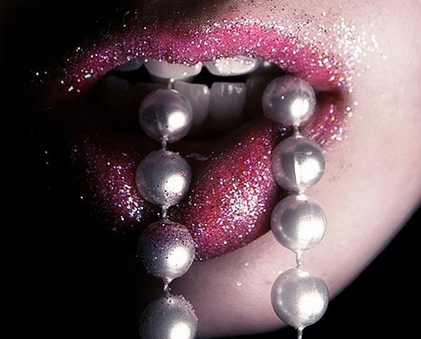 lips-18 lips-18