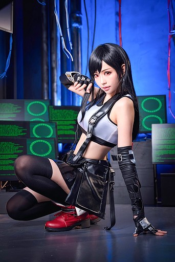 Divine-TifaLockhart-Cosplay-by-Ely-2021-3