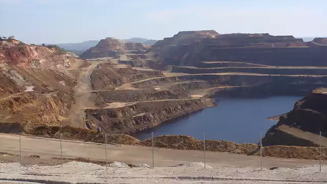 Una mina que espera-Oct-Novbre. 2014-Fot.J.Ch.Q.jpg (6)