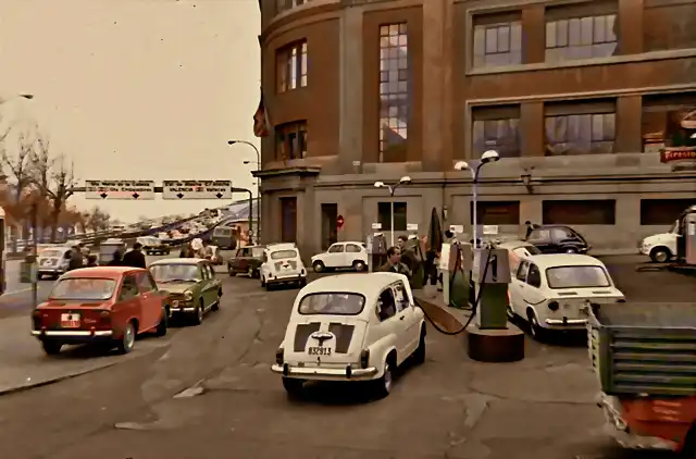 Madrid -  Tankstelle am Paseo del Prado 1971 X