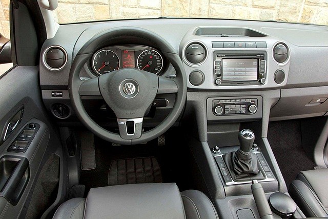 volkswagen-amarok-interior