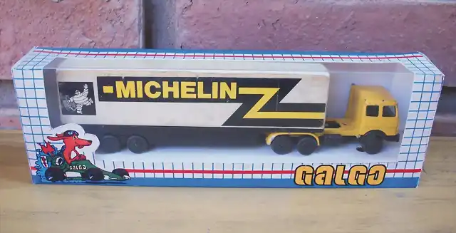 Fiat 619 chico Semi Container Michelin amarillo caja