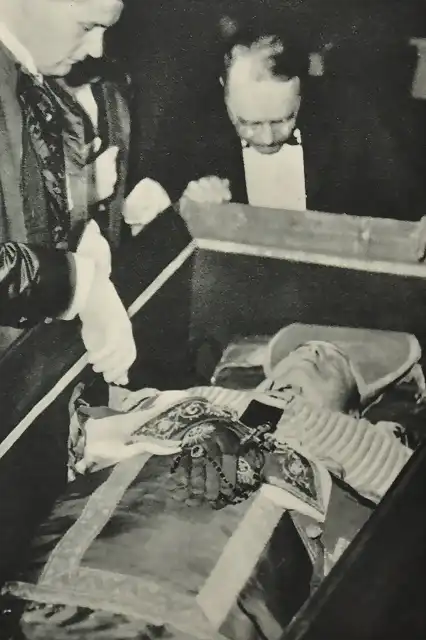 last photo of pius xii