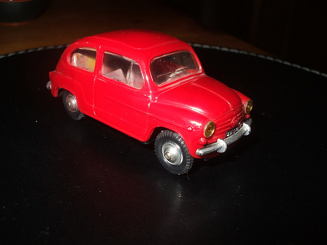 Fiat 600 D Norev (2)