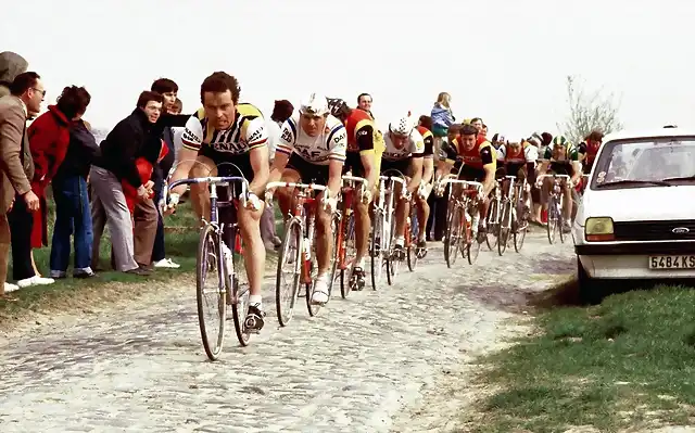 1982-ROUBAIX-HINAULT-KUIPER-VAN DE VELDE-DUCLOS LASSALLE-RAAS-LUDO PEETERS-JONATHAN BOYER-DIRK DEWOLF.