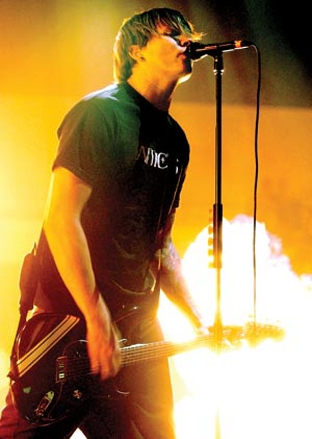 Tom+DeLonge+How+hot+can+someone+get