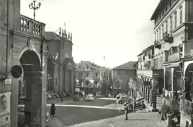 Moncalieri -  Piazza Vittorio Emanuele 1