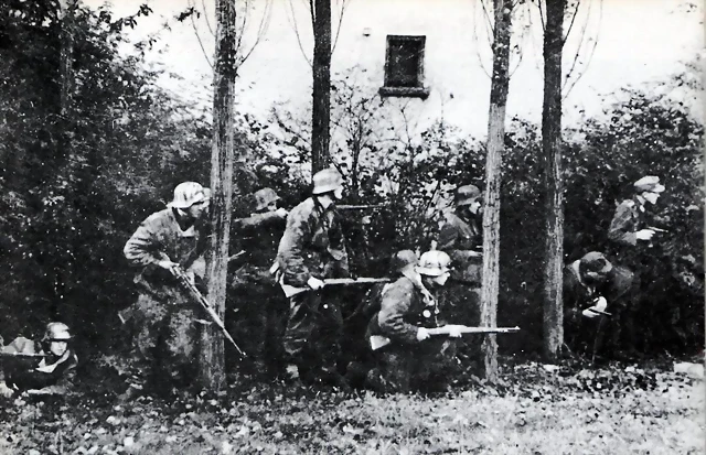 infantes alemanes durante los combates de la Bolsa de Oosterbeek.