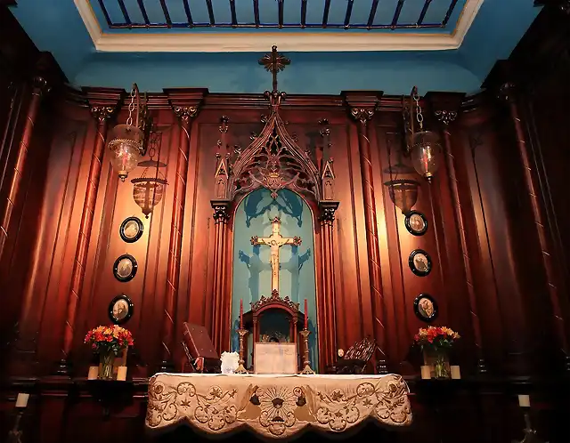 capilla casa aliaga altar