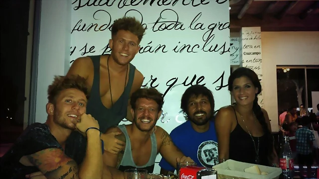 Hugo y Mar?a 30-8-2013 con los gemelos (2)